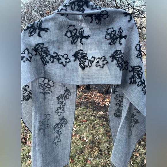 🇮🇹Vintage 100% Pure Wool/Lana Scarf by Ostinelli Como Italy | Floral 18” x 68” - Picture 11 of 17